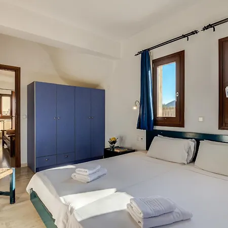 Crete Essence - Lagkada Villa Makrýgialos