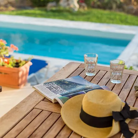 Crete Essence - Lagkada Villa Makrýgialos
