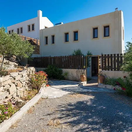 Crete Essence - Lagkada Makrýgialos