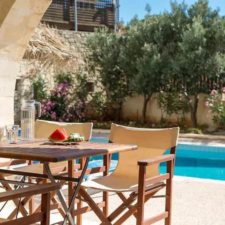 Crete Essence - Lagkada Villa Makrýgialos