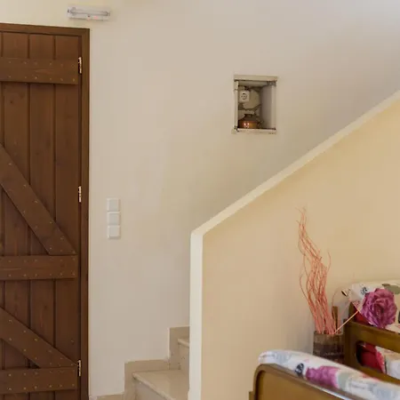 Crete Essence - Lagkada Villa *