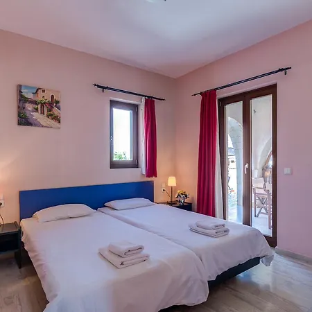Crete Essence - Lagkada Villa *