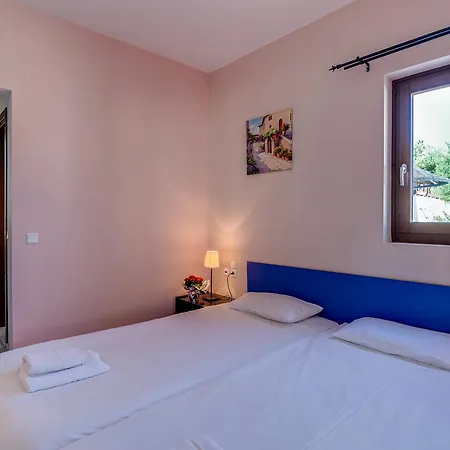 Crete Essence - Lagkada Villa Makrýgialos